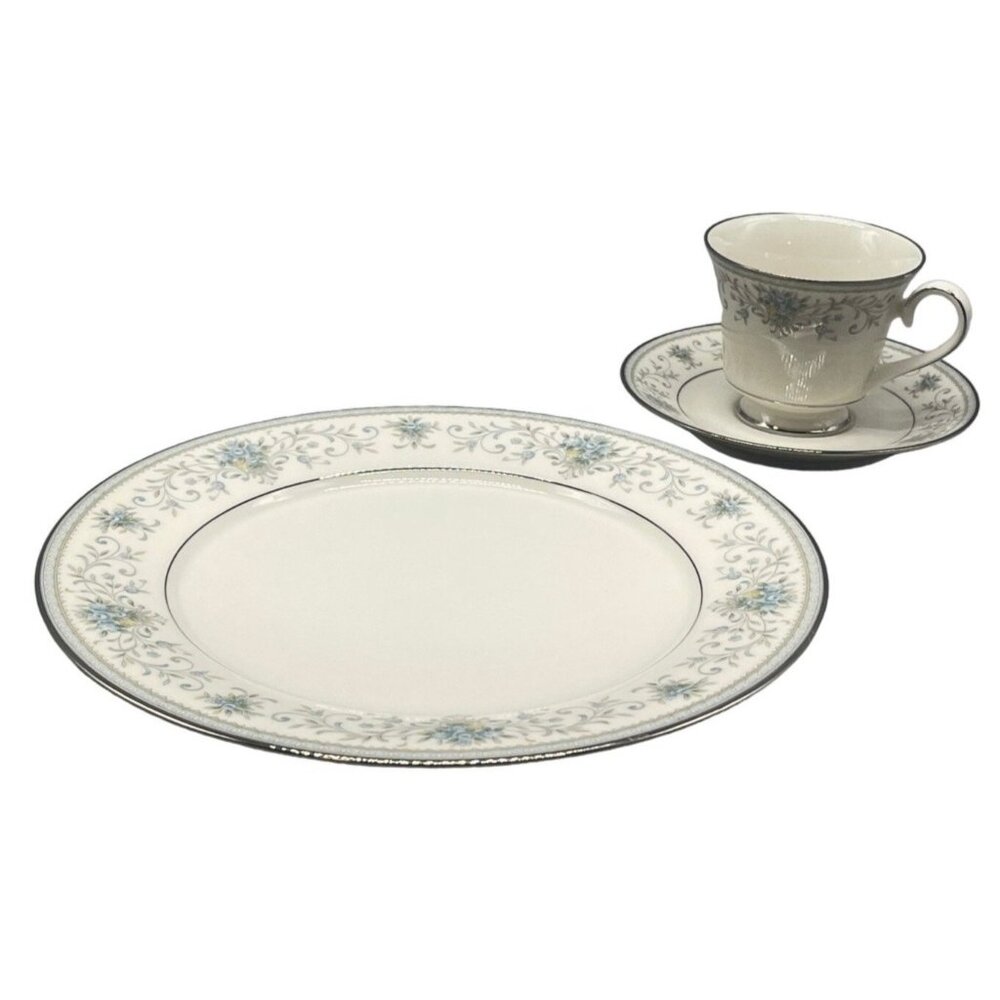 vintage carico fine china Tivoli 7954 dinner set of 3 cup saucer plate READ